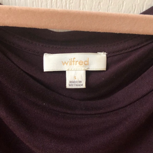 Aritzia burgundy wilfred t-shirt - Picture 3 of 3